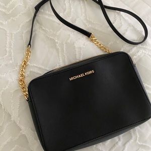 🔱🤍Michael Kors Jet Set Crossbody Purse🔱🤍